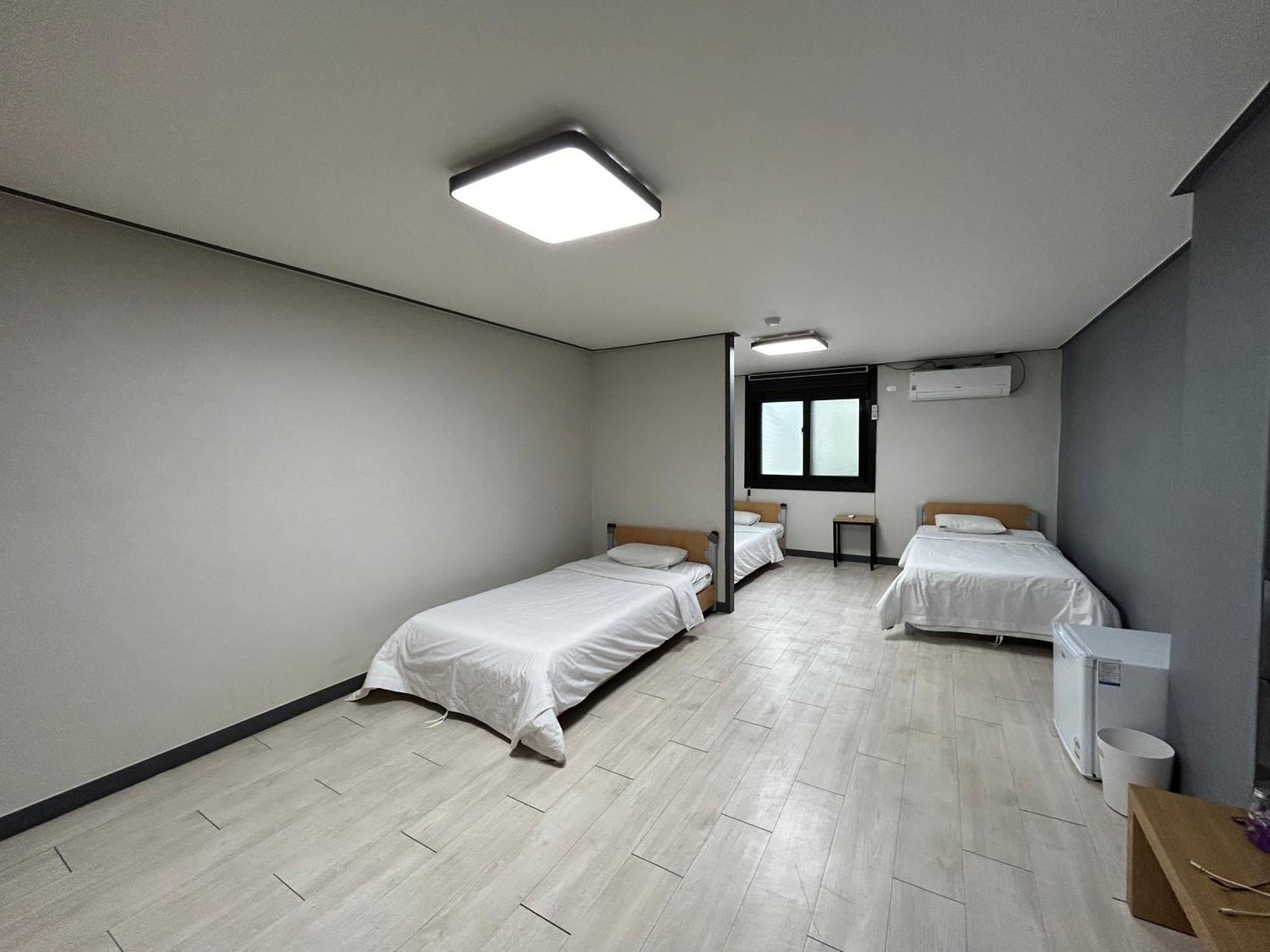 Deluxe Motel กอเจ ห้อง รูปภาพ
