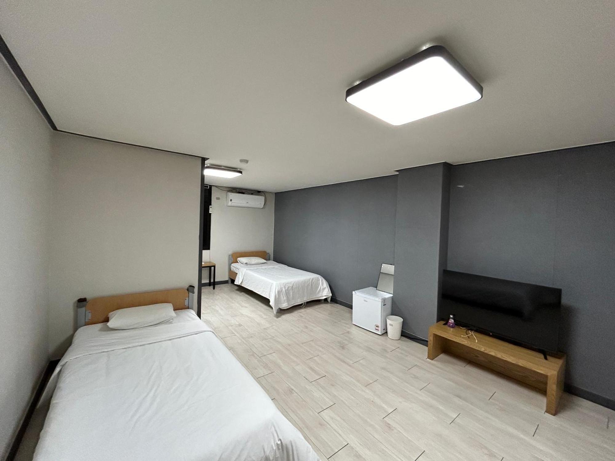 Deluxe Motel กอเจ ห้อง รูปภาพ